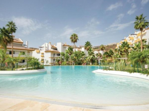 Faro's Calanova Golf - Green & Beach